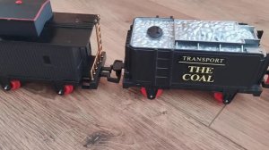 Это не просто случайность! Почему поезда перед тем, как поехать вперед, откатываются назад