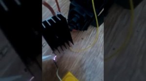Как сделать Высоковольтный трансформатор из энергосберегающей лампочки