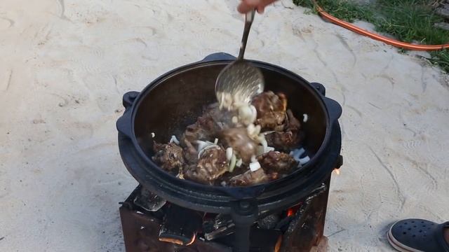 ПЛОВ УЗБЕКСКИЙ В КАЗАНЕ НА КОСТРЕ из риса девзира.Полная версия. смотреть онлайн