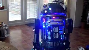 Полнофункциональная версия робота R2-D2