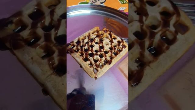 #firstattempt #waffle #homemade #noedit #tastyfood #love #mobilevideography #sumiskitchennutriment смотреть онлайн
