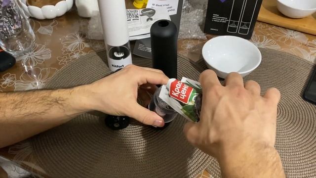 Помол перца с помощью автоматической мельницы! Обзор набора автоматических мельниц KT-2027.