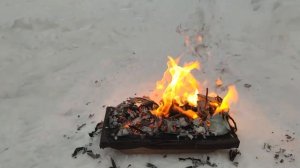 Как горят корабли из картона и снег ))