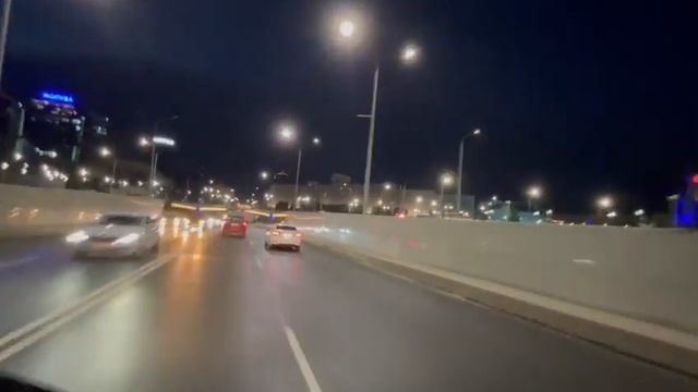 Катаю на мотоцикле по столице. смотреть онлайн