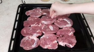 Вкуснейшее мясо с грибами. Приготовить легко и просто.