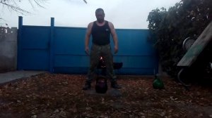 Подъем гири 32 кг с пола за ядро .( для соревнований в группе Фанаты Силовых Упражнений).