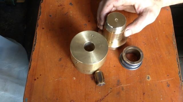 О бронзе скольжения для гайки.