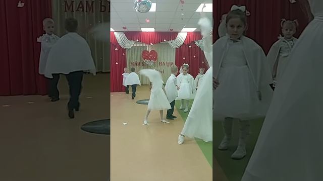МБДОУ №42 Росток #день мамы #мама #любовь #детскийсад #танец