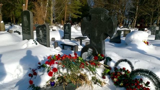 На могиле Михаила Круга 14. 02. 2022 смотреть онлайн