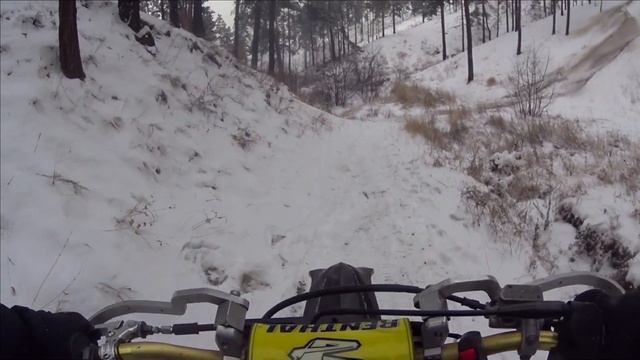 Зима и резина без шипов делают простую горку "непобедимой" смотреть онлайн