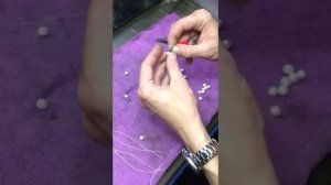 Как собрать бусы на шёлк через узилок!!!