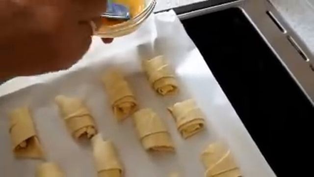 РОГАЛИКИ ИЗ СЛОЕНОГО ТЕСТА С ТВОРОГОМ  ВКУСНО БЫСТРО КЛАССНО