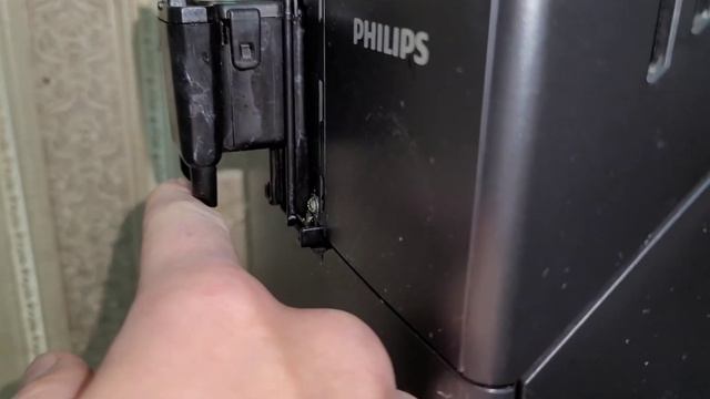 Кофемашина филипс, проблема устранена с помощью заколки. смотреть онлайн