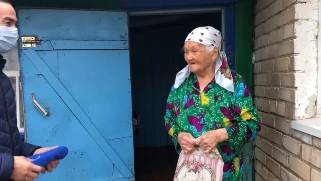 Поздравление на дому с днём пожилых людей в с.Салихово смотреть онлайн