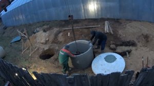 колодец на плывуне в котором много 6 колец воды и септик из жби