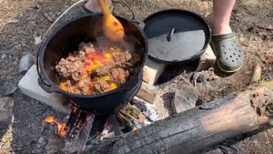 Охотничий рецепт. Шурпа из шеи косули в казане на костре | Охотничья кухня