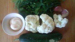 Салат из цветной капусты и зелени