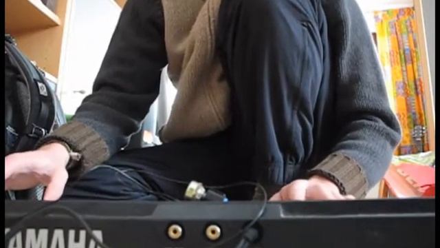 circuit bending a yamaha KB 2000 смотреть онлайн