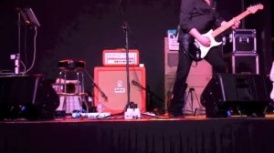 Steve Stevens demoing the Roland GK-3 and GR-55