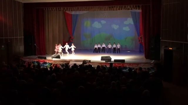 Танец в честь Дня России смотреть онлайн