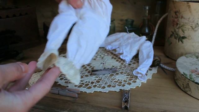 Как сшить платье кукле. Как приклеить ресницы