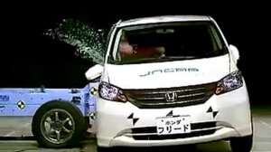 Crash Test 2009 Honda Freed (Side Impact) JNCAP