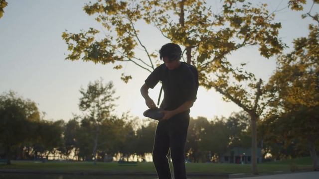 Store and Protect AirPods Max Headphones with Smartform by Raptic смотреть онлайн