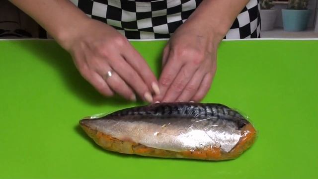 РУЛЕТ из СКУМБРИИ с морковью и луком пошаговый рецепт.