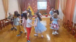 Игра "Шел король по лесу" подготовительная группа. Утренник в детском саду