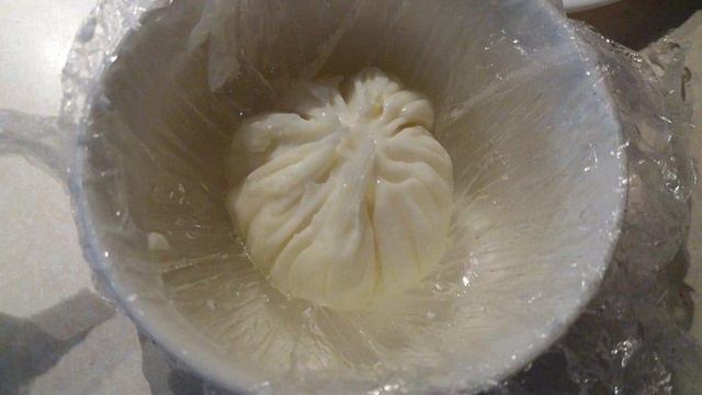 Гренки со слабосоленой форелью и яйцом пашот