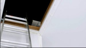 Using the Manthorpe GL250 Loft Access Door With a B&Q Ladder