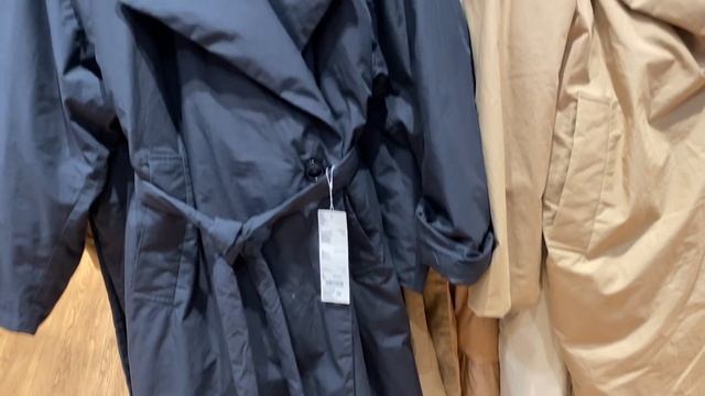 Что купить в UNIQLO. Обзор двух магазинов в Москве / Шопинг Влог. Часть 1 смотреть онлайн