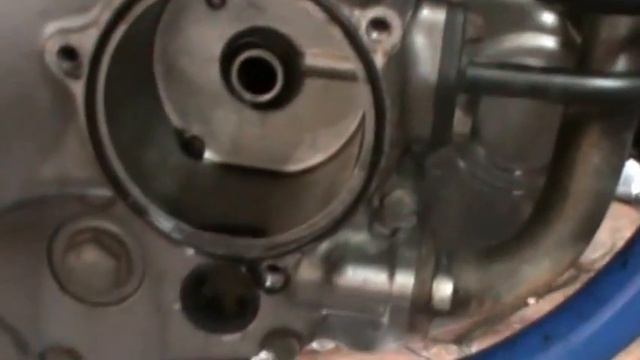 SUZUKI DR 650. CAMBIO DE ACEITE MOTOR Y FILTRO. Video 10. Change engine oil and filter.