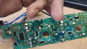 Модернизация блока печки Ford Focus 2 для запоминания режима рециркуляции