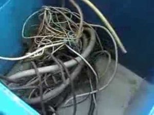 Шредер Wagner WS15. Измельчение кабеля (Часть 1)