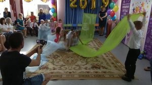 Танец с полотнами. Выпускной бал 2019