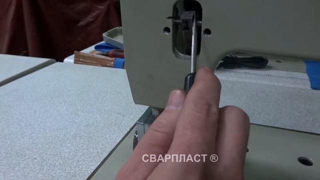 Устранение износа звездочки привода ролика в ультразвуковой швейной машине смотреть онлайн