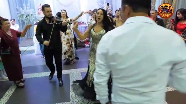 Красивые цыганочки показывают свои чечетки на свадьбе смотреть онлайн