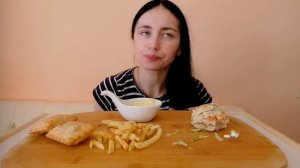 МУКБАНГ |ФАСТФУД  МАФФИН МАКЧИКЕН, КАРТОШКА ФРИ, ПИРОЖОК ЯБЛОЧНЫЙ |  MUKBANG| ASMR