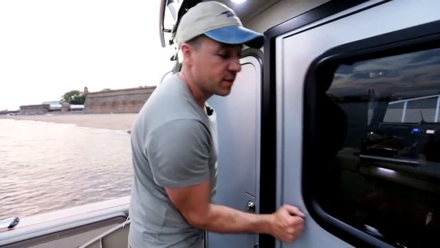 Алюминиевый катер с каютой для рыбалки и экспедиций Weldcraft 260 Cuddy King | Обзор катера