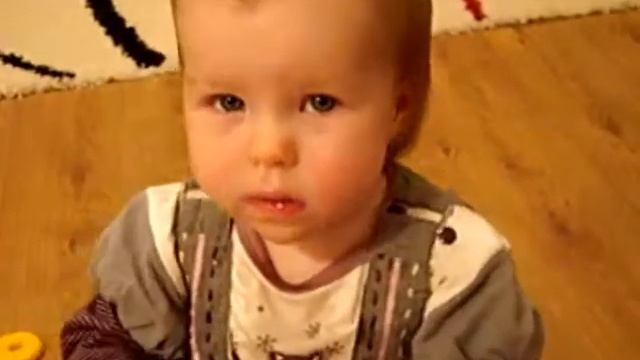 Маюшка собирает пирамидку смотреть онлайн