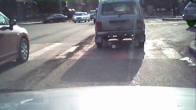 Абакан. Автохамло на лексусе Е625ЕР19 смотреть онлайн