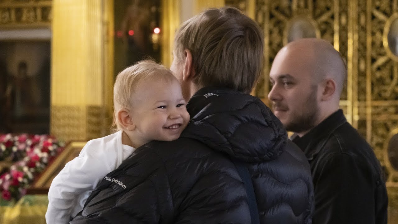 Крещение ребёнка в Спасо-Преображенском Соборе. Съемка таинства крещения