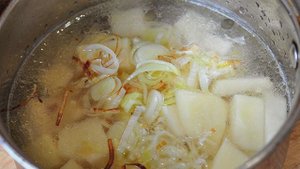 Гороховый суп-пюре с копченостями