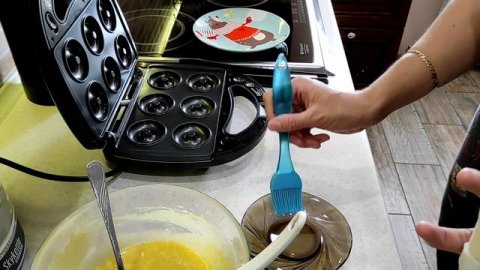 ВИДЕООБЗОР МУЛЬТИПЕКАРЬ REDMOND. ГОТОВИМ ПОНЧИКИ. ПРОБУЕМ РЕЦЕПТ ОТ МУЛЬТИПЕКАРЯ REDMOND