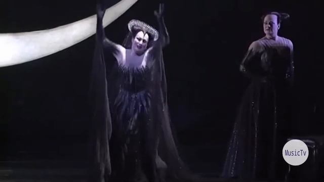 Reina de la noche - Flauta mágica Mozart - Diana Damrau - Aria I смотреть онлайн