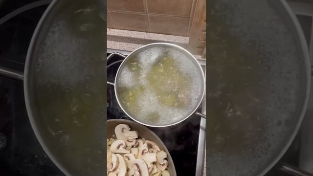 Быстрый сливочный супчик с шампиньонами! Очень вкусный обед! Обязательно приготовьте