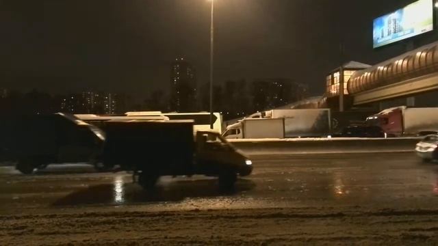 Пробки на МКАД в Москве 26 декабря 2014 года - транспортный коллапс смотреть онлайн