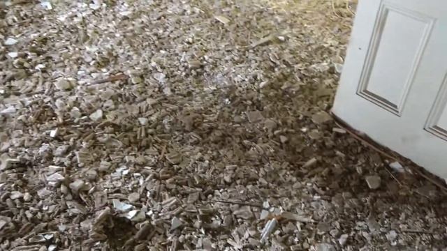 How to remove Lath and Plaster ceiling the easy way with less dust. pt5 смотреть онлайн