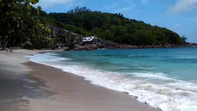 Сейшелы,Анс Такамака.Красивый пляж,черепахи,крабик,волны.